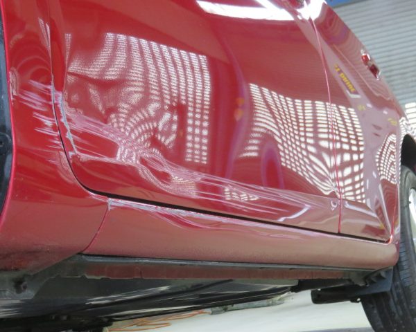 トヨタ　オーリス　板金　塗装　修理　鈑金　上田　東御　小諸　佐久　安い　料金　ぶつけた　代車　費用　見積もり