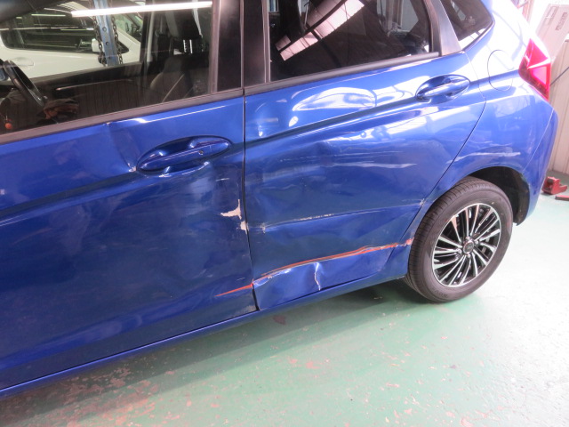 Q:リース・サブスク契約の車も板金塗装の依頼をしてよいですか？　A:もちろんOKです！
